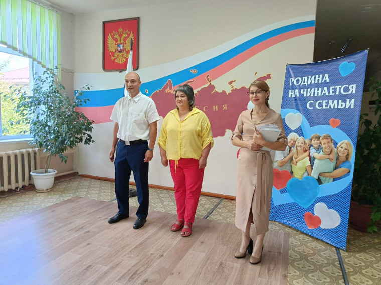 "Помоги собраться в школу". "Помоги собраться в школу".